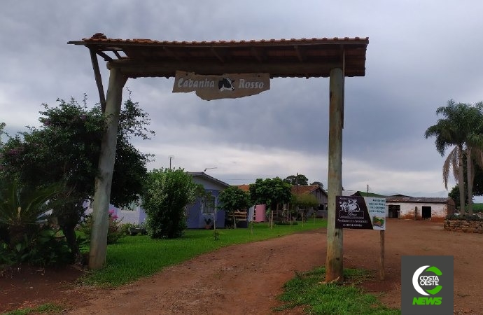 Casal larga tudo e aposta em restaurante rural