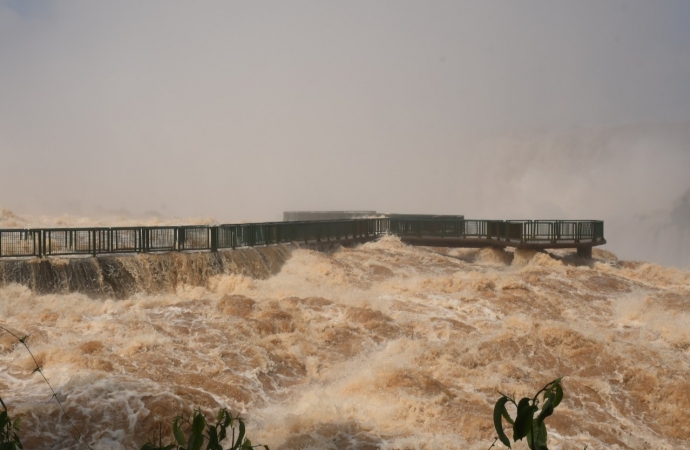 Cataratas do Iguaçu atinge vazão de 16 milhões de litros por segundo