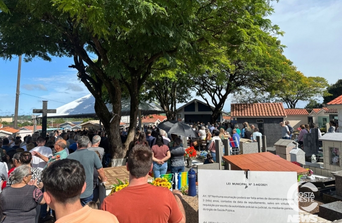 Cemitérios Central e Parque em São Miguel do Iguaçu recebem centenas de fiéis no Dia de Finados