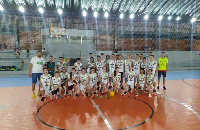 Cerca de 50 alunos participam do Festival das Escolinhas de Basquetebol em Missal