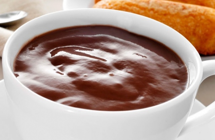 Chocolate quente cremoso simples