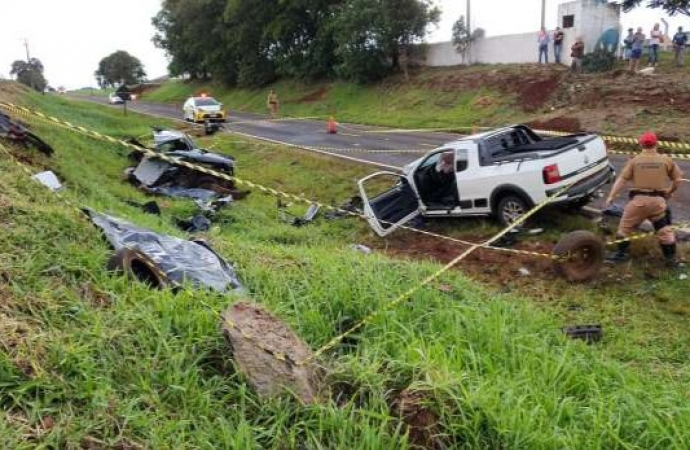 Cinco pessoas morrem em acidente na PR 180, em Cascavel