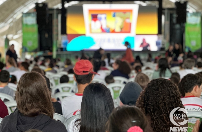 Cinema na praça leva alegria e diversão para São Miguel do Iguaçu