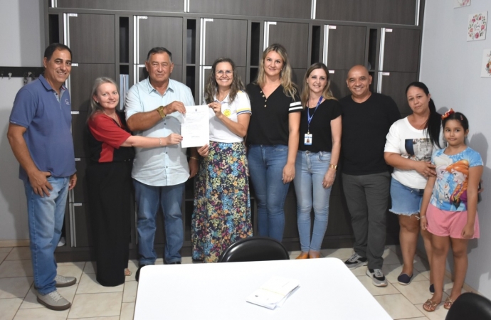 Colégio de Santa Rosa do Ocoí recebe R$ 50 mil para aplicar em melhorias