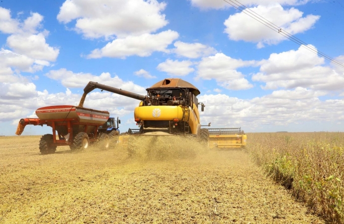 Colheita da soja evolui de 17% para 30% na última semana no Paraná