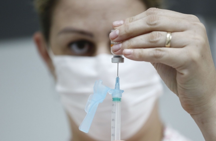 Com 12 casos ativos de Covid-19, Saúde de Santa Helena reforça importância da vacinação