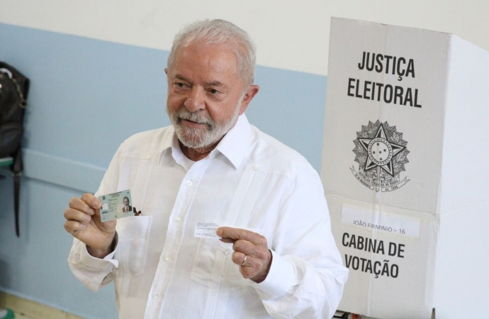 Com 98,81% das urnas apuradas, Lula está matematicamente eleito
