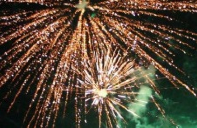 Com apoio do Estado, Litoral terá shows de fogos de artifício sem poluição sonora