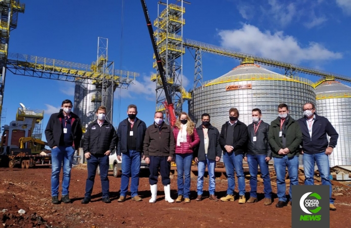 Comitiva da Lar Cooperativa visita obras do Complexo Industrial Bom Jesus