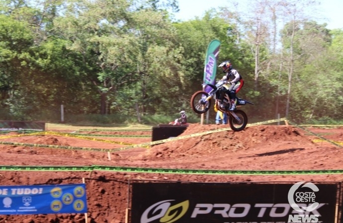 Competidores de todo o Brasil estarão em Santa Helena para etapa paranaense de motocross