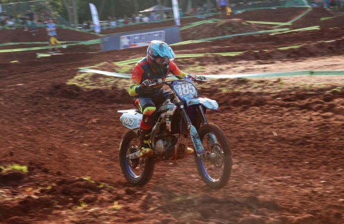 Competidores de todo o Brasil estarão em Santa Helena para etapa paranaense de motocross