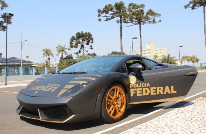Conheça o veículo esportivo de luxo utilizado pela Polícia Federal