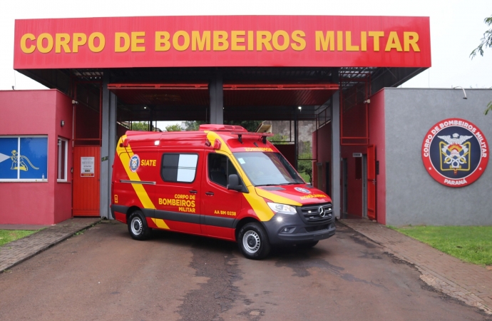 Corpo de Bombeiros de São Miguel do Iguaçu recebe nova ambulância