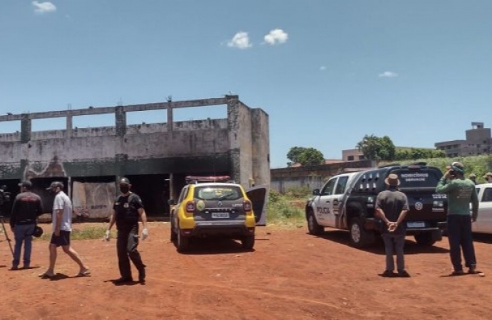Corpo é encontrado carbonizado em prédio abandonado atrás da Rodoviária de Foz do Iguaçu