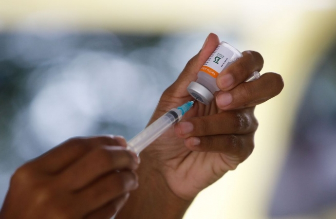 Covid-19: pessoas com HIV/aids também terão prioridade para vacina