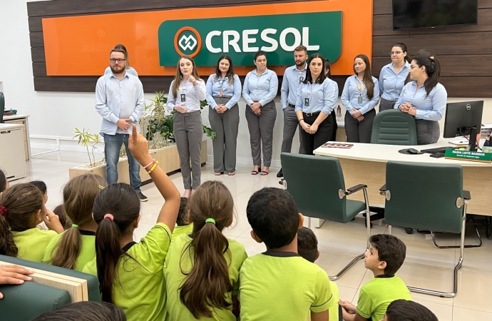 Cresol beneficia 650 alunos com projetos educacionais