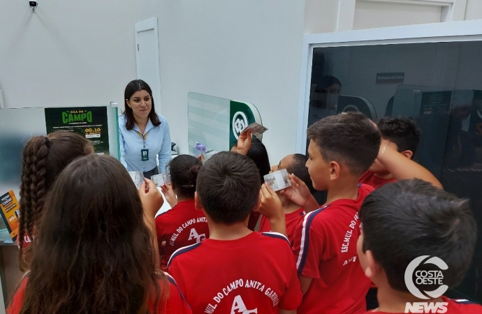 Escolas de São Miguel do Iguaçu receberam o projeto “Um olhar para o futuro” da Cresol conexão