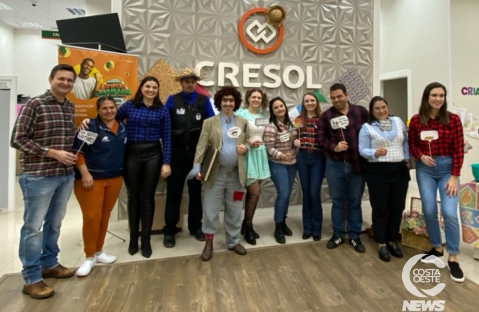 Cresol Conexão entrega prêmio de 1500 reais e celebra festa julina em São Miguel do Iguaçu