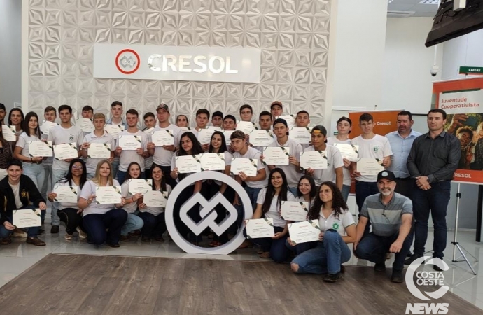 Cresol Conexão forma alunos no programa Juventude Cooperativista