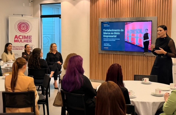 Cresol Conexão participa de encontro voltado ao empreendedorismo feminino em Medianeira (PR)