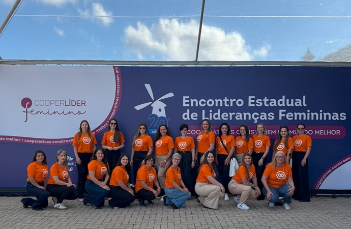 Cresol leva cooperadas ao Encontro Estadual de Lideranças Femininas no Paraná
