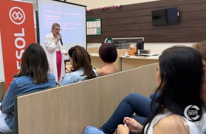 Cresol promove palestra de conscientização do Outubro Rosa em São Miguel do Iguaçu