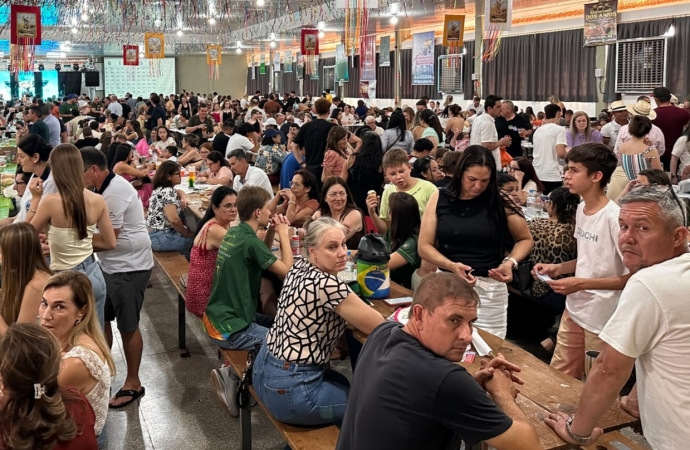 Cresol reforça parceria com a comunidade e apoia festividades do padroeiro em São Miguel do Iguaçu