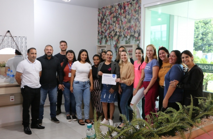 Curso de Escova - Modelagem dos Cabelos: Concluiu mais uma etapa do programa Qualifica Santa Helena