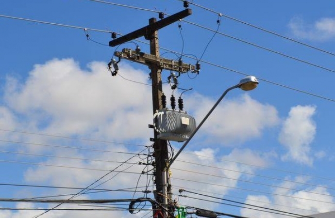 Curto-circuito em rede elétrica interrompe fornecimento de energia em São Miguel do Iguaçu