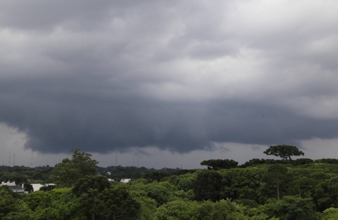 Defesa Civil alerta para temporal no Oeste do Paraná