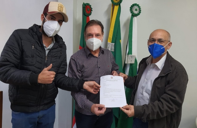 Deputado Ademir Bier entrega emendas de R$ 470 mil para Vera Cruz do Oeste