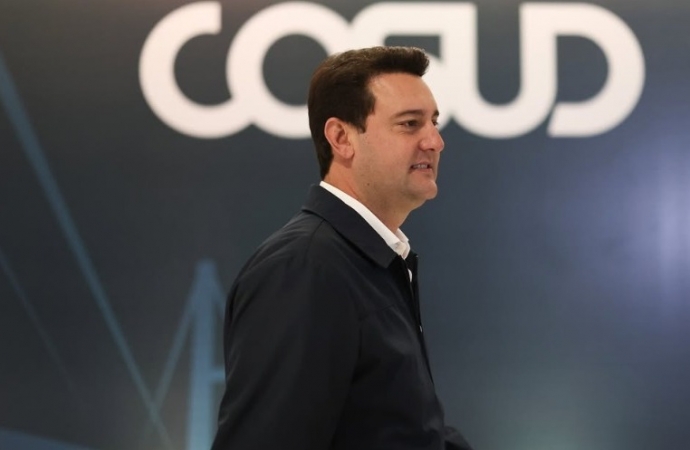 Desistência de Ratinho Jr. surpreende amigos e aliados de primeiro escalão