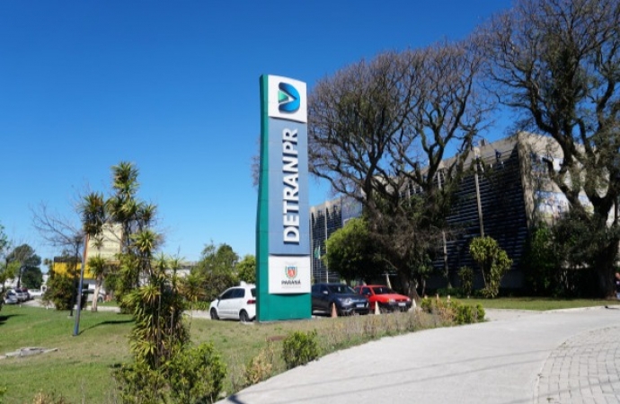 Detran-PR tem que retirar comissionados de funções exclusivas de servidores efetivos