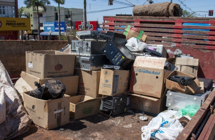 Dia do Descarte recolhe mais de 2 toneladas de lixo eletrônico em Medianeira