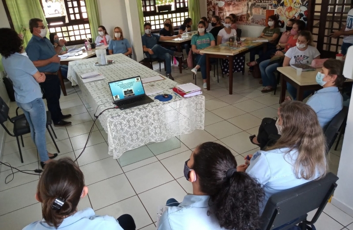 Diretores das Escolas de Missal recebem devolutiva das avaliações diagnósticas