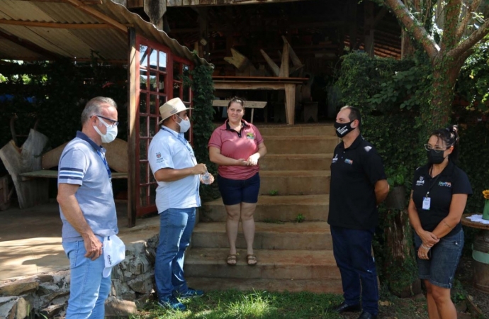 Diretoria da Paraná Turismo conhece propriedades adeptas ao Turismo Rural em Santa Helena