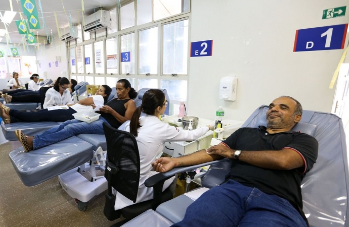 Doações de sangue caem 20% e governo lança campanha