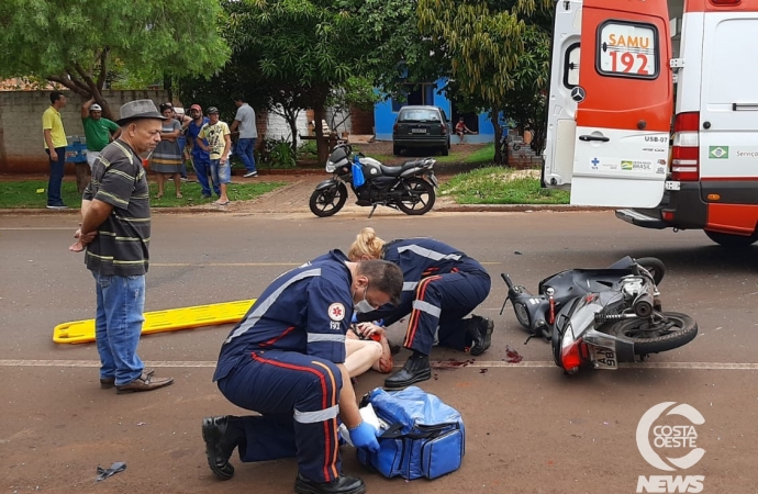 Duas pessoas ficam feridas em acidente entre carro e moto em Santa Helena