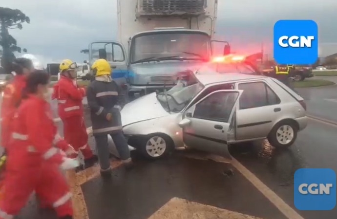 Duas pessoas morrem e criança fica gravemente ferida após colisão na BR-369, em Cascavel