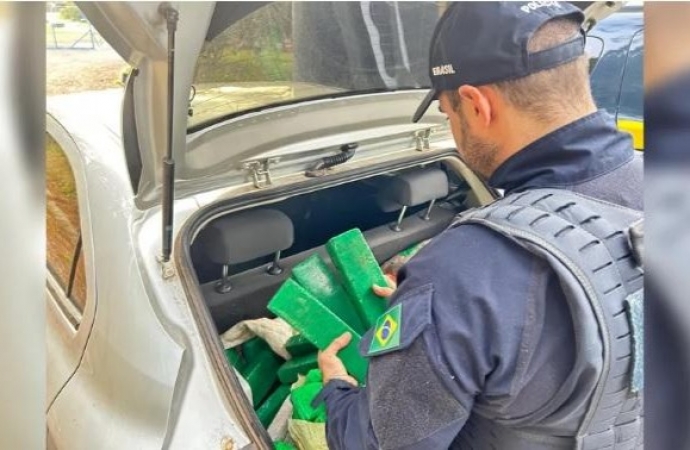 Dupla carrega maconha e skunk em Santa Helena e acaba presa em Ponta Grossa