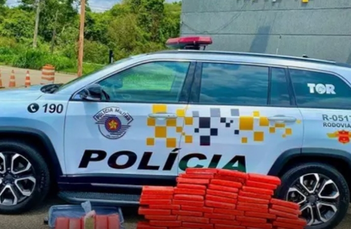 Dupla de Foz é presa com 83 tijolos de maconha em ônibus de turismo em SP