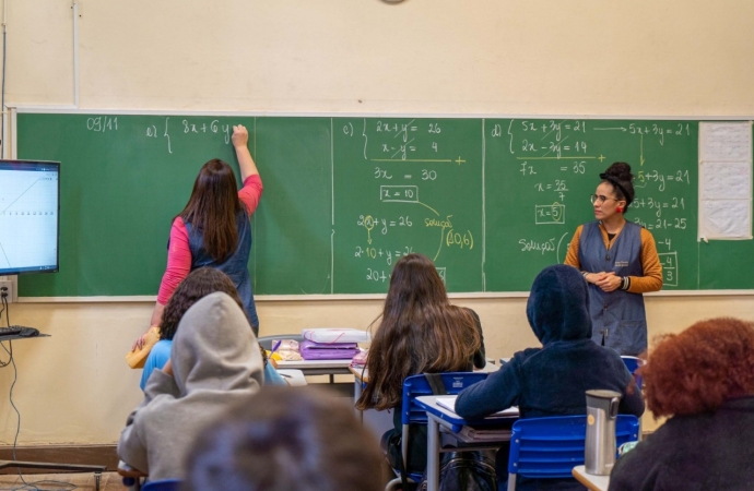 Educação anuncia mais 1.100 vagas para professores aprovados em concurso público