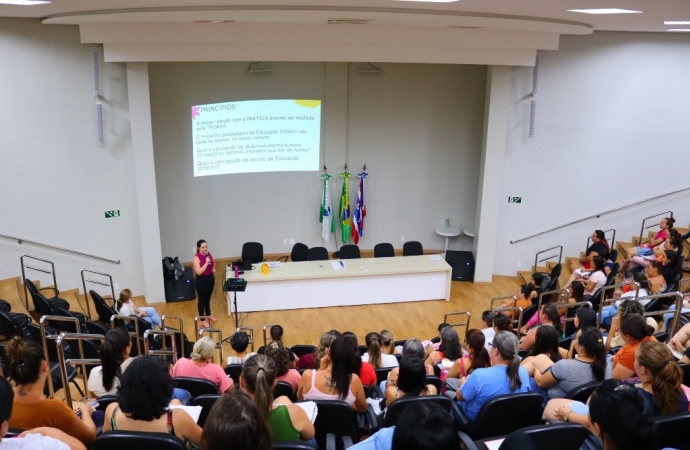 Educação iniciou ano letivo com Semana Pedagógica e cursos de formação contínua