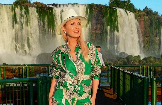 Eliana se apaixona por Cataratas do Iguaçu no primeiro programa do ano