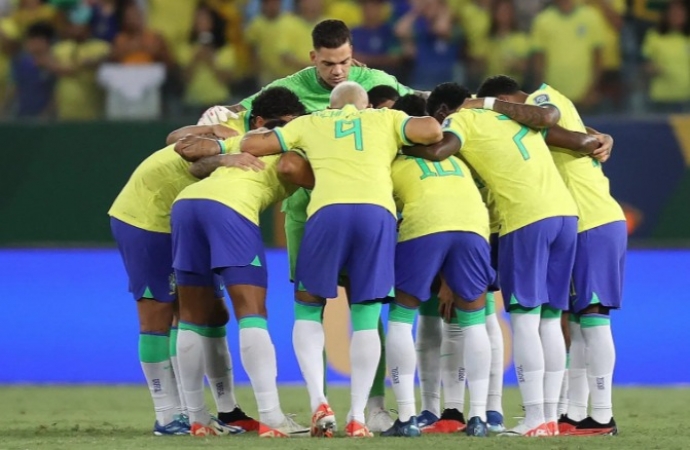 Eliminatórias: Brasil perde para Uruguai em noite para esquecer