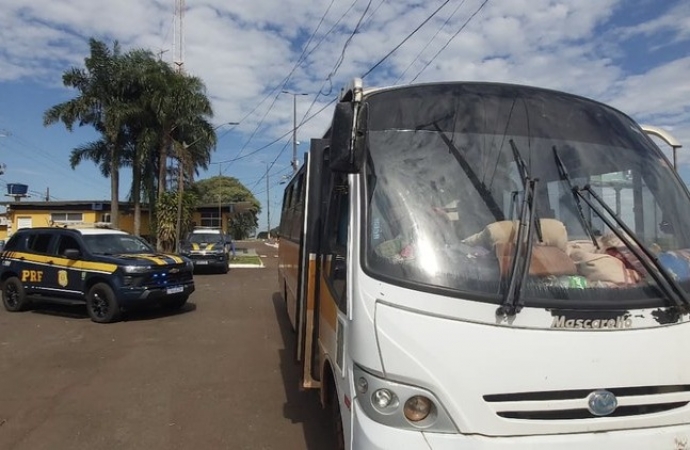 Em menos de 15 dias, PRF flagra mesma empresa transportando paraguaios sem condições no Paraná