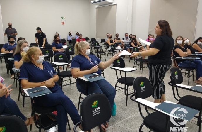 Em São Miguel, professores recebem treinamento para atuar com programa de cooperativismo