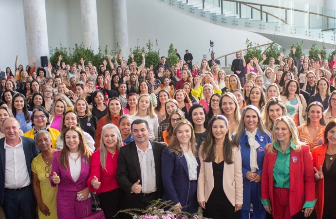 Encontro "Mulheres em Movimento"  incentiva participação das mulheres na política