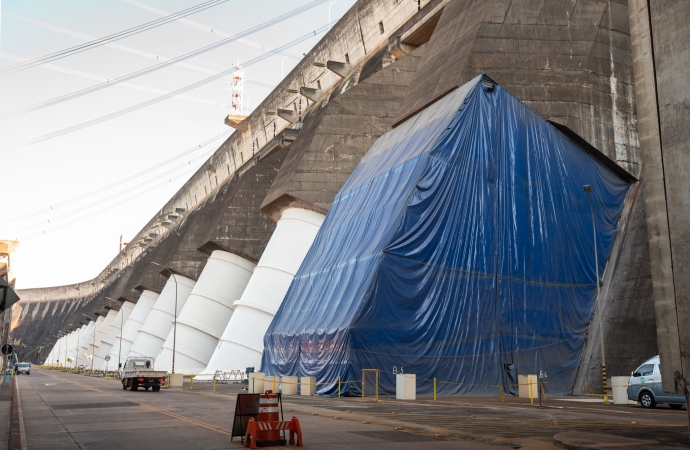 Equipamentos em dia: Manutenção garante sustentabilidade de condutos forçados da usina de Itaipu