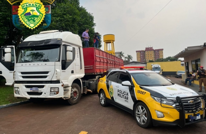 Equipe Canil do BPRv apreende Caminhão carregado de Cigarros de origem estrangeira